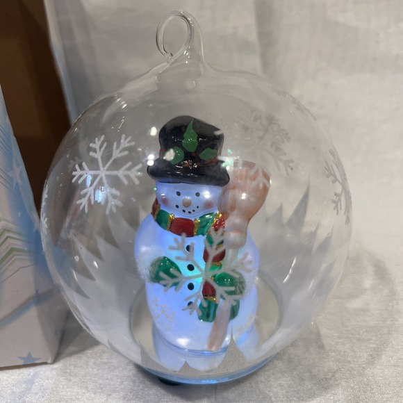 New- Snowman Glass Globe Ornament Color Changing Led Cycles 7 Colors Gerson - Picture 3 of 10
